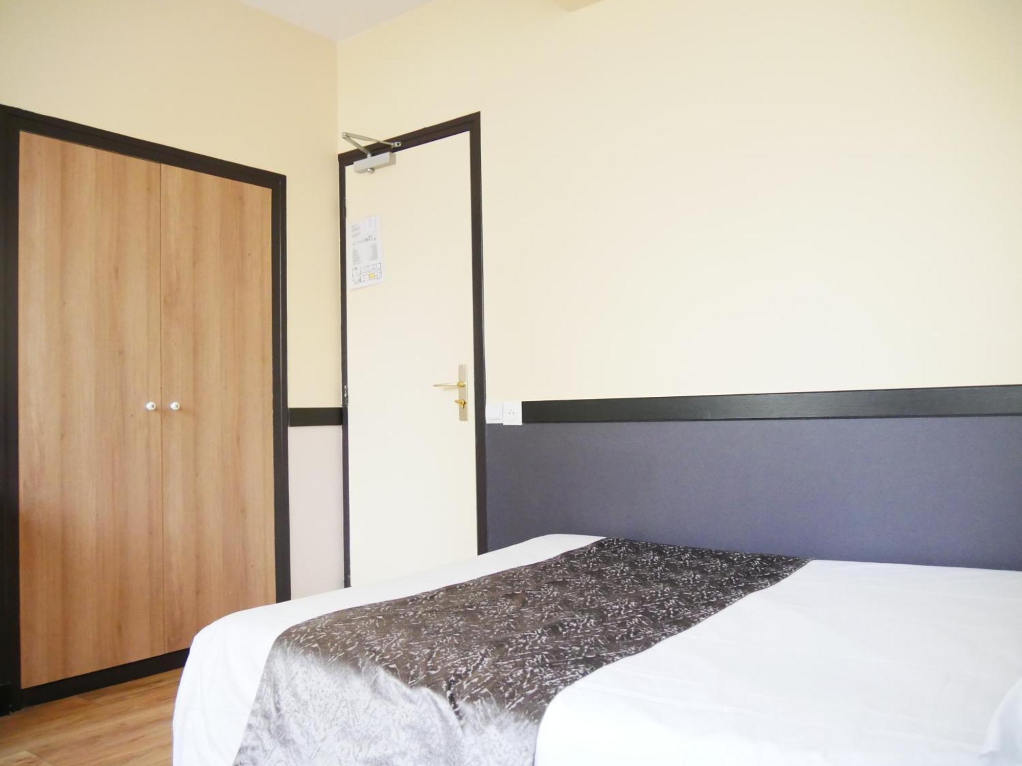 Hotel Des Bains A 10 Min De Paris เมซง-อัลฟอร์ ภายนอก รูปภาพ