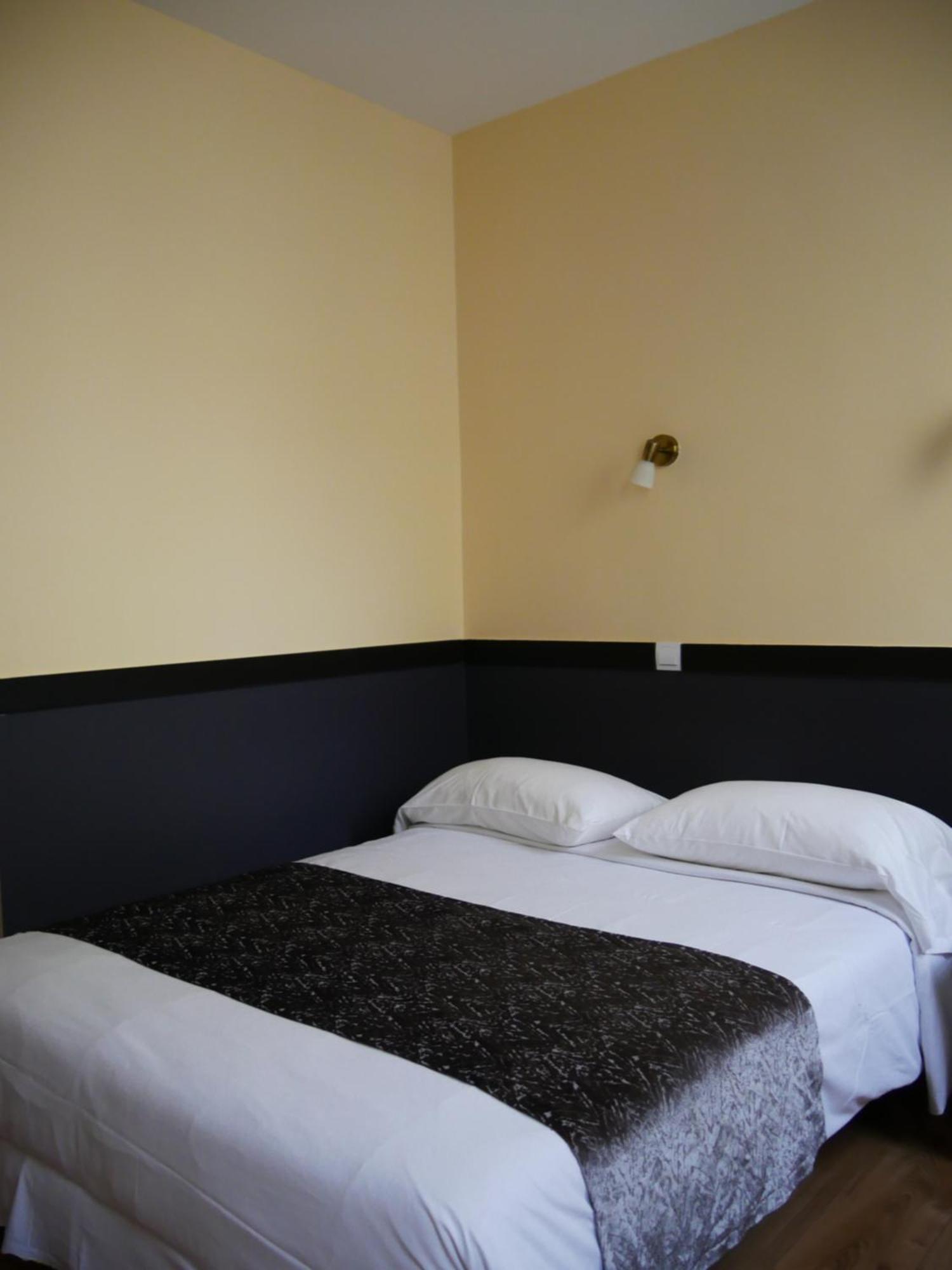 Hotel Des Bains A 10 Min De Paris เมซง-อัลฟอร์ ภายนอก รูปภาพ
