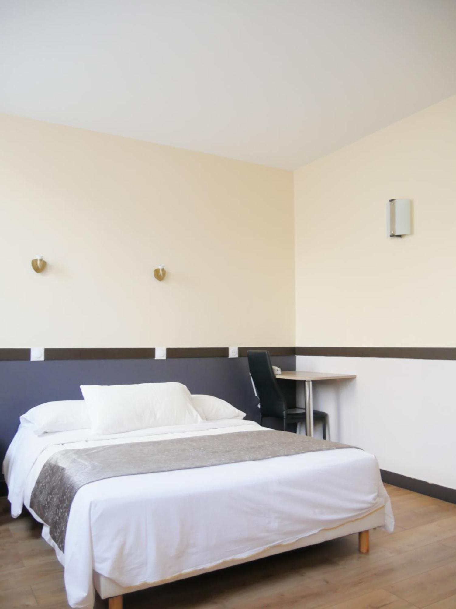 Hotel Des Bains A 10 Min De Paris เมซง-อัลฟอร์ ภายนอก รูปภาพ